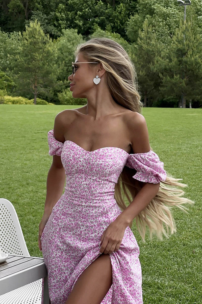Vestido longo com estampa floral Alison e decote em U