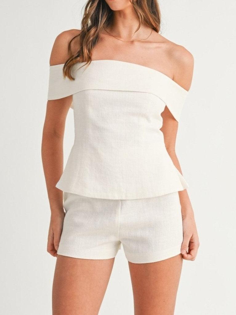 Algodão branco e traje de duas peças