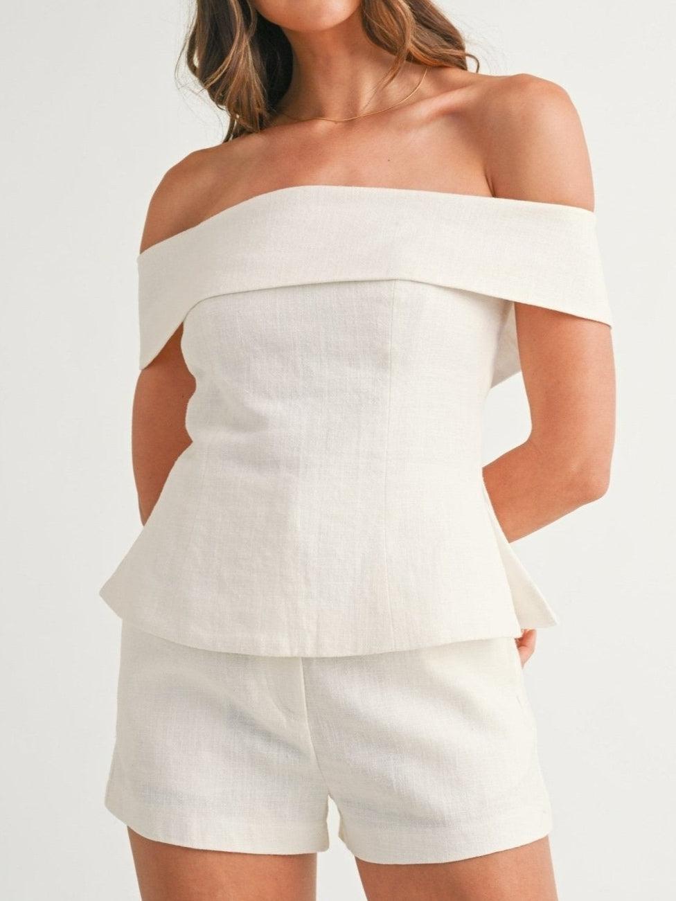 Algodão branco e traje de duas peças