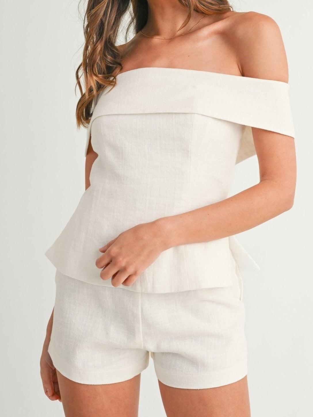 Algodão branco e traje de duas peças