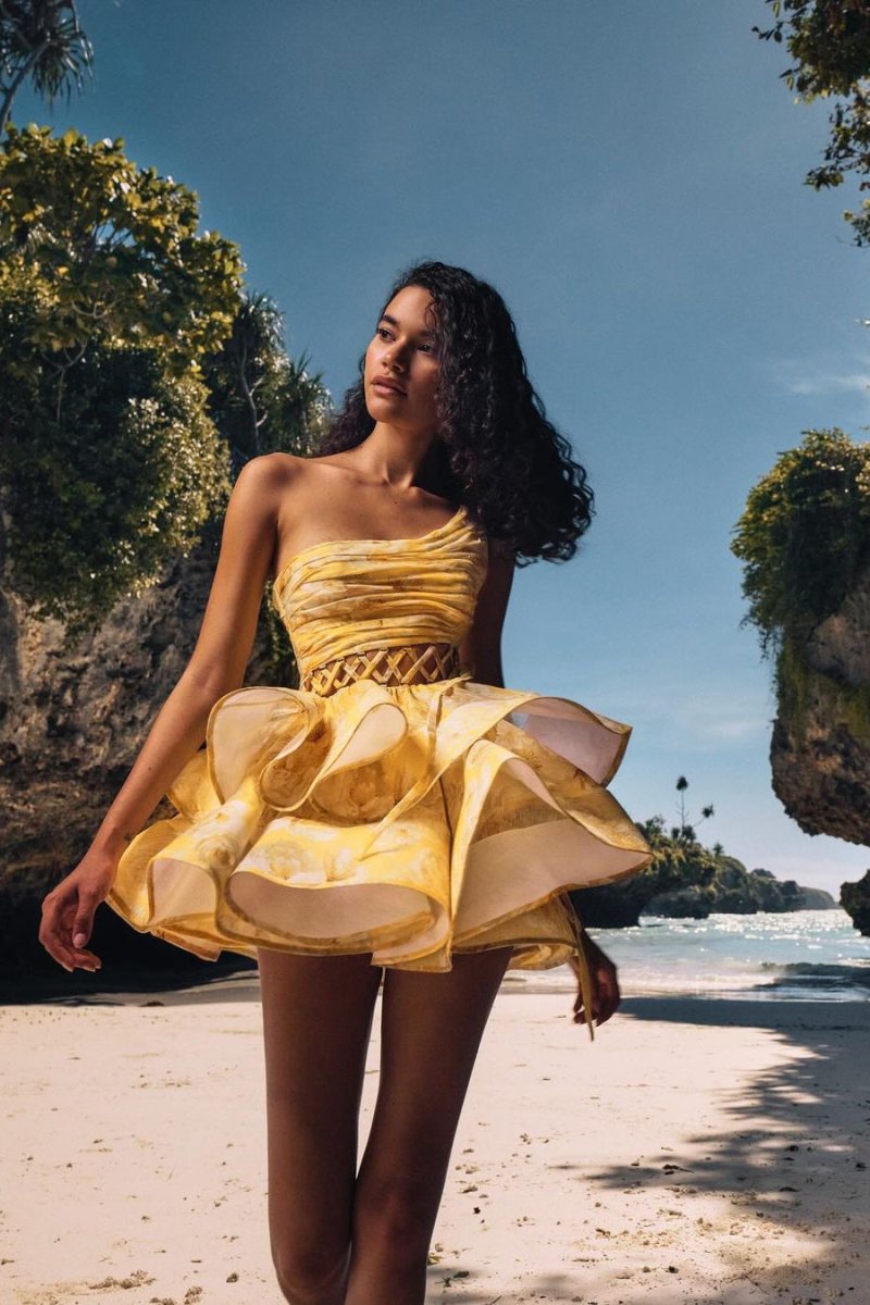 Mini vestido de chiffon com estampa floral de um ombro Andrea
