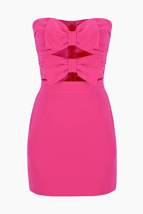 Vestido curto estilo tubinho com corte estilo mignon e laço