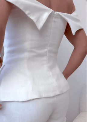 Algodão branco e traje de duas peças