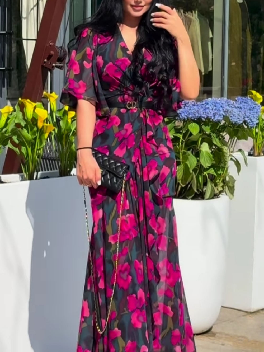 Vestido de manga de trompete de decote em V retro