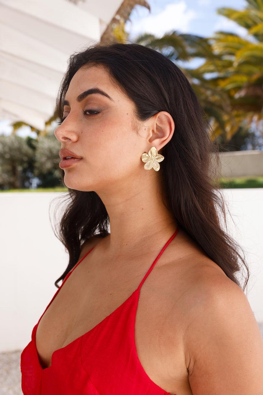 Brincos de flor favorita banhados a ouro 18k