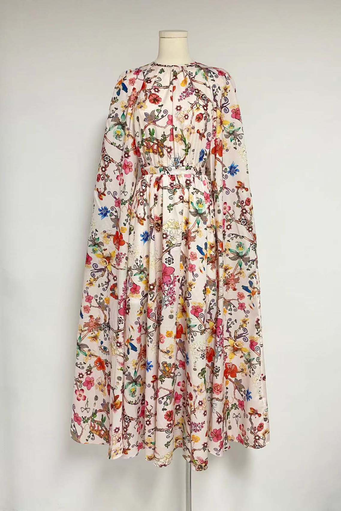 Vestido longo Nola com decote redondo e mangas compridas