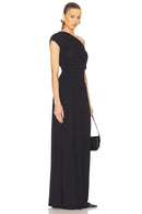 Último - Reunindo vestido maxi sólido de um ombro