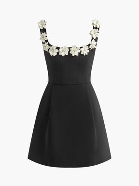 Vestido regata com zíper e flores 3D nas costas