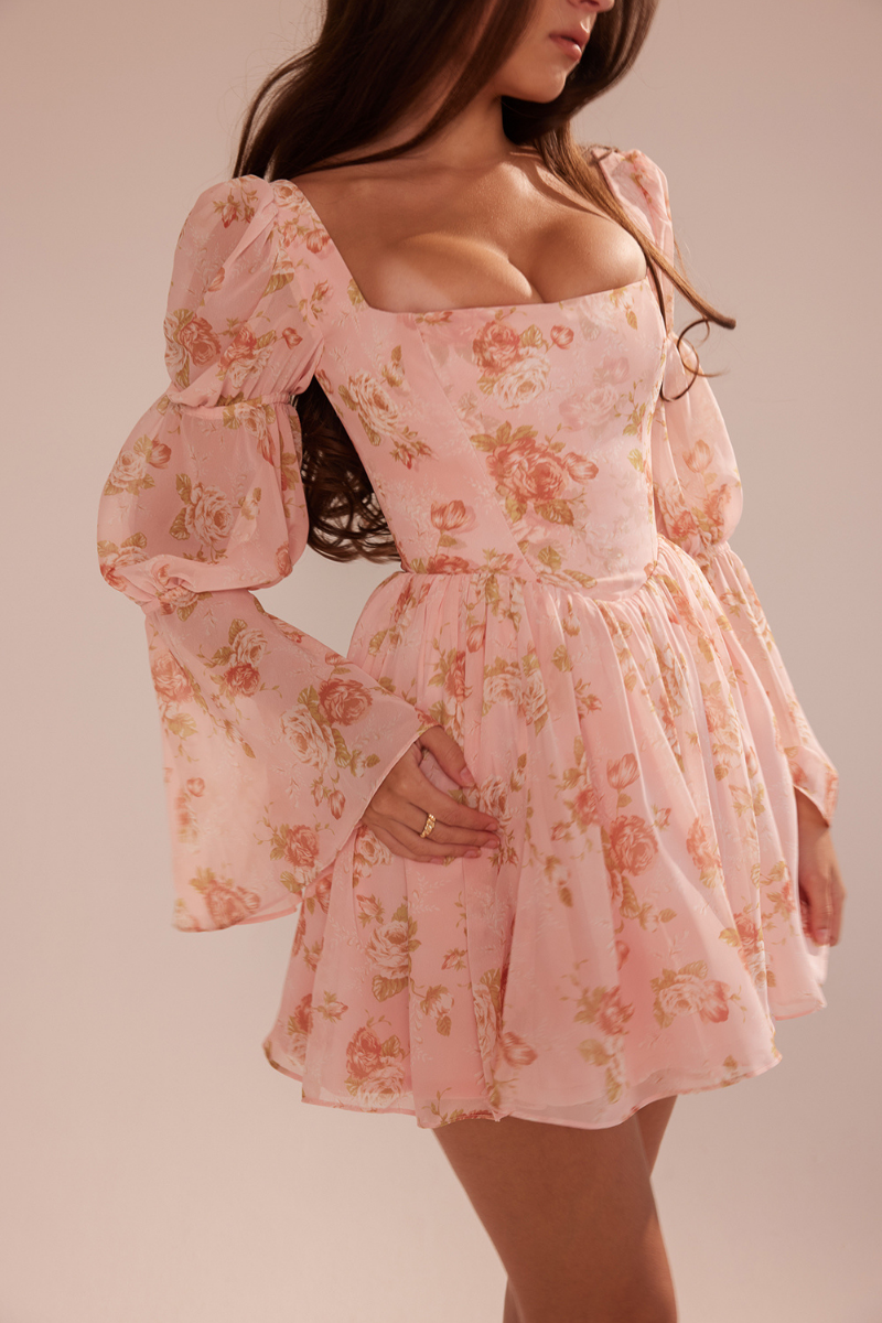 Vestido curto com decote quadrado floral divino