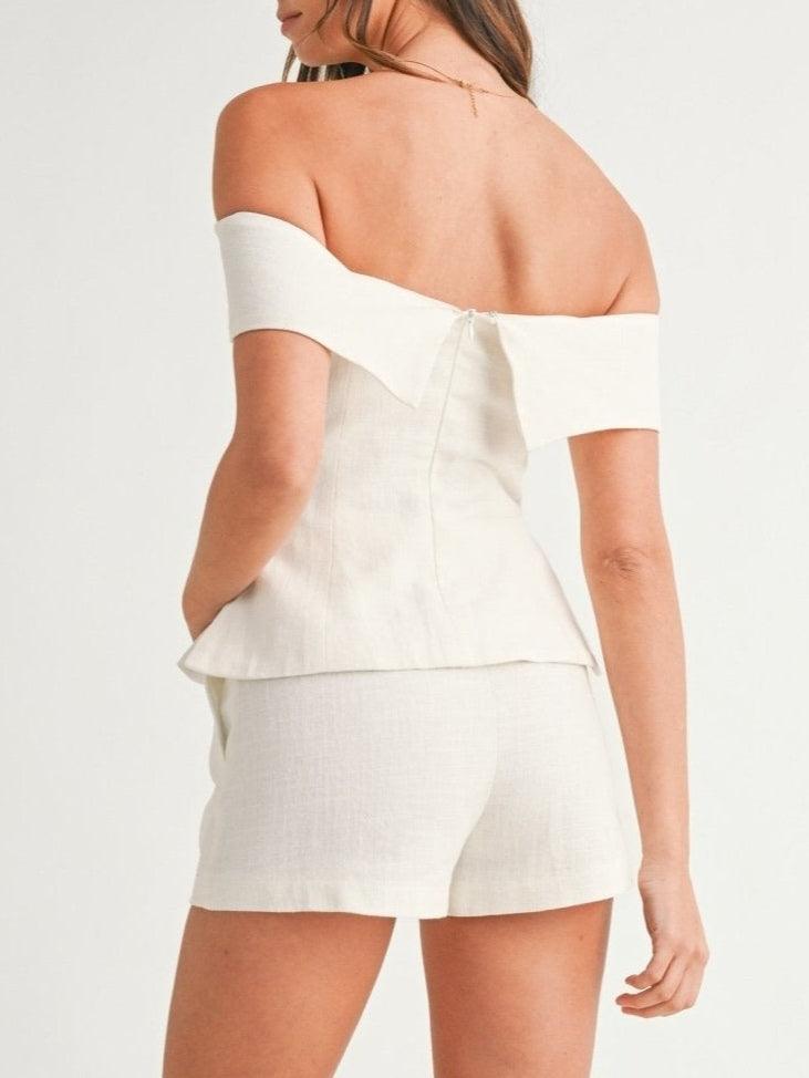 Algodão branco e traje de duas peças