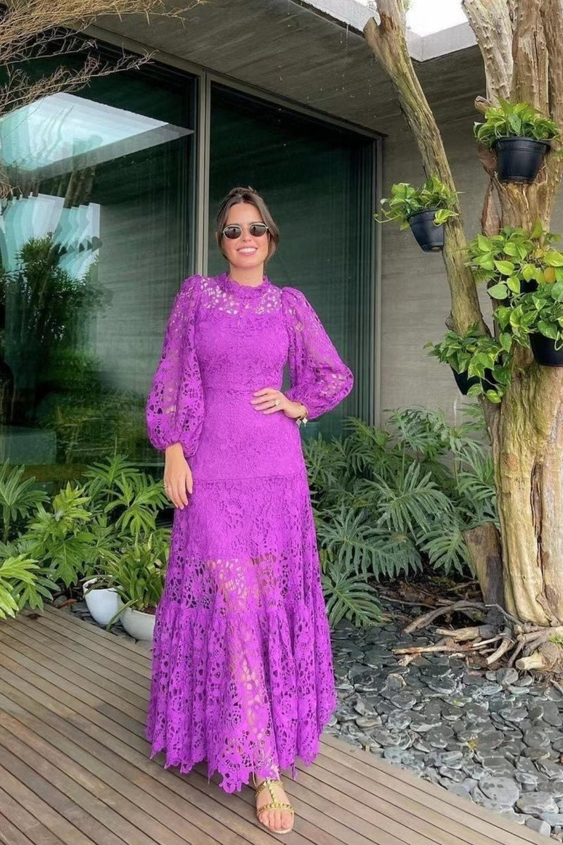 Vestido longo flare com acabamento em renda bordada Joa