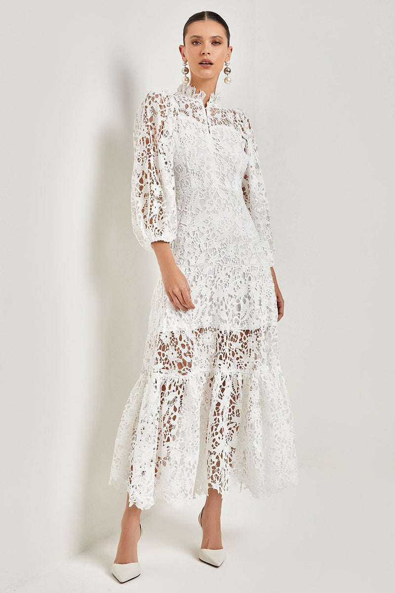 Vestido longo flare com acabamento em renda bordada Joa