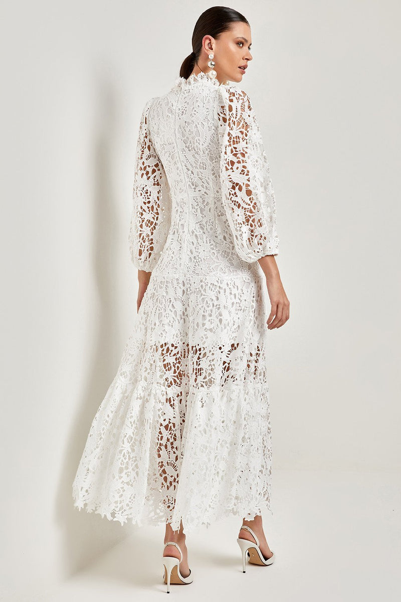 Vestido longo flare com acabamento em renda bordada Joa
