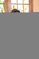 Vestido longo bordado floral Mila com decote em V