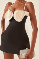 Vestido curto de crepe com flores Myrna