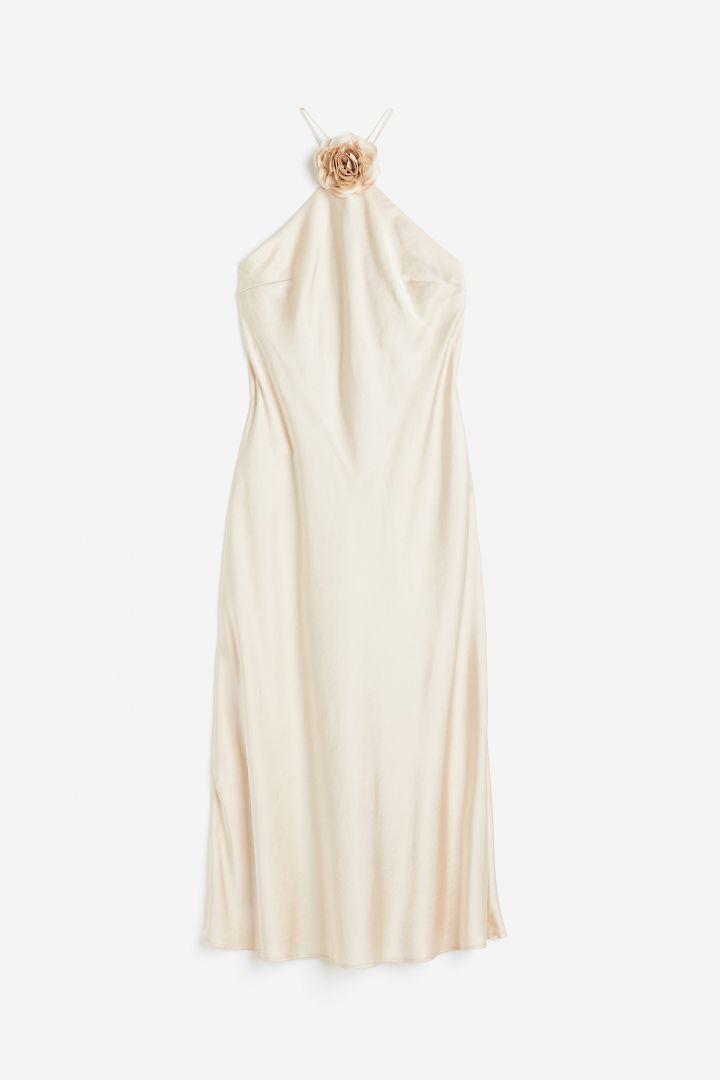 Vestido midi com decote halter e rosa removível Sia